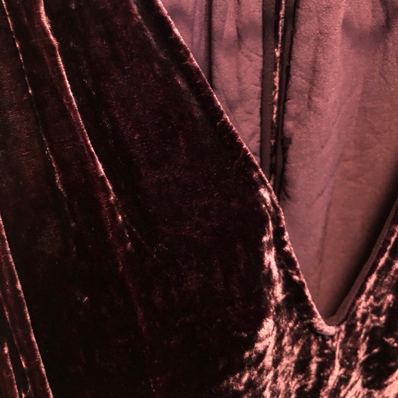 Aritzia velvet dress - Picture 3 of 7